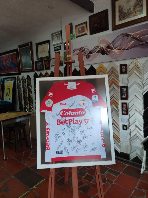 Camiseta América de Cali firmada